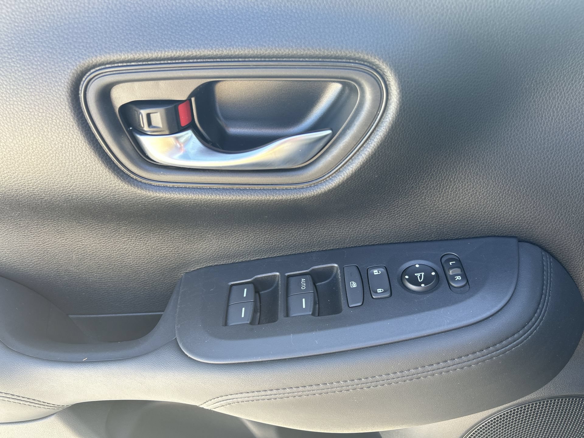 Certified 2024 Honda HR-V LX image 15