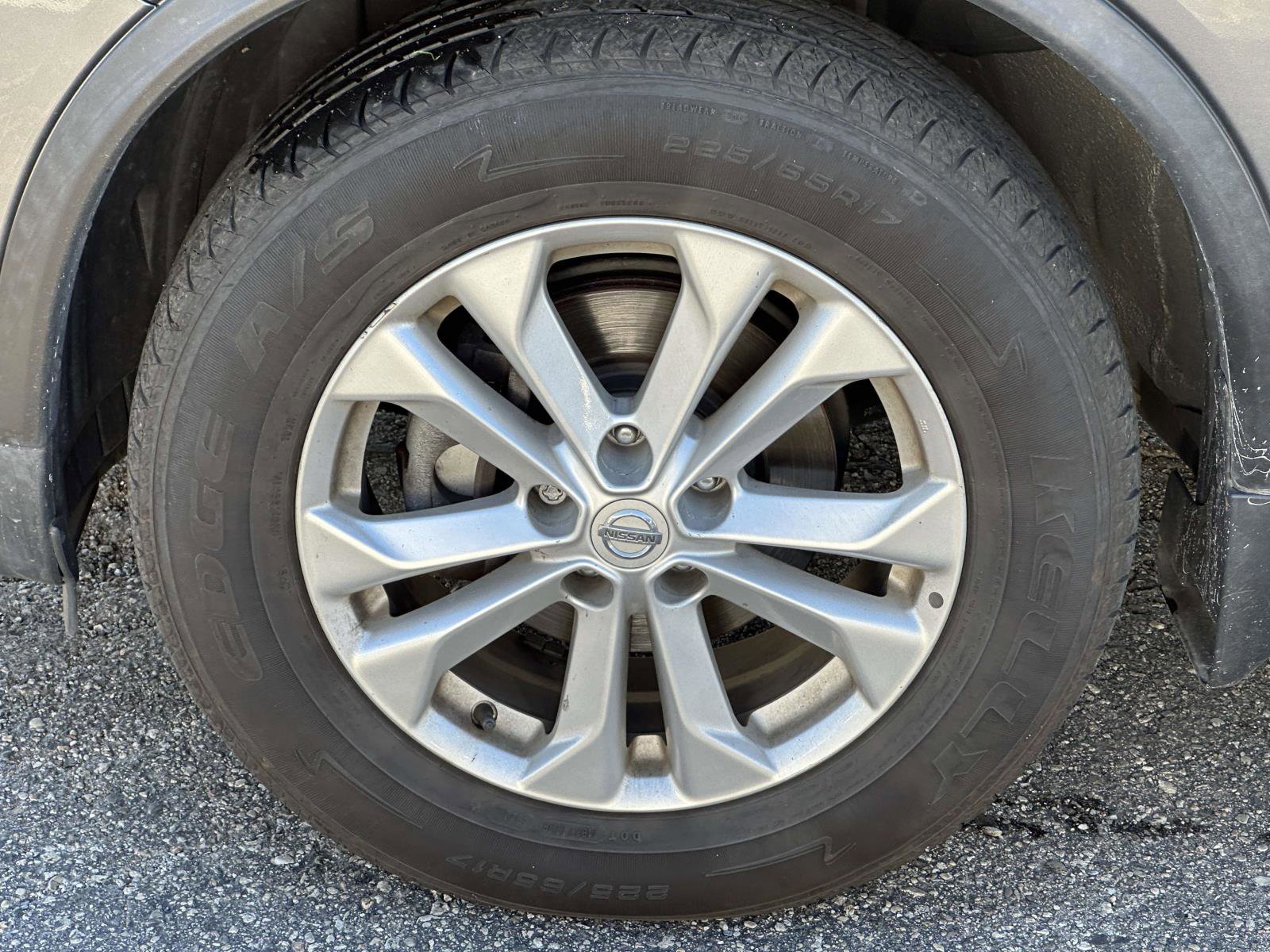 Used 2016 Nissan Rogue SV image 11