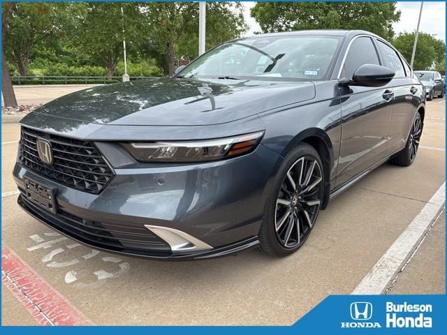 Used 2024 Honda Accord Touring image 1
