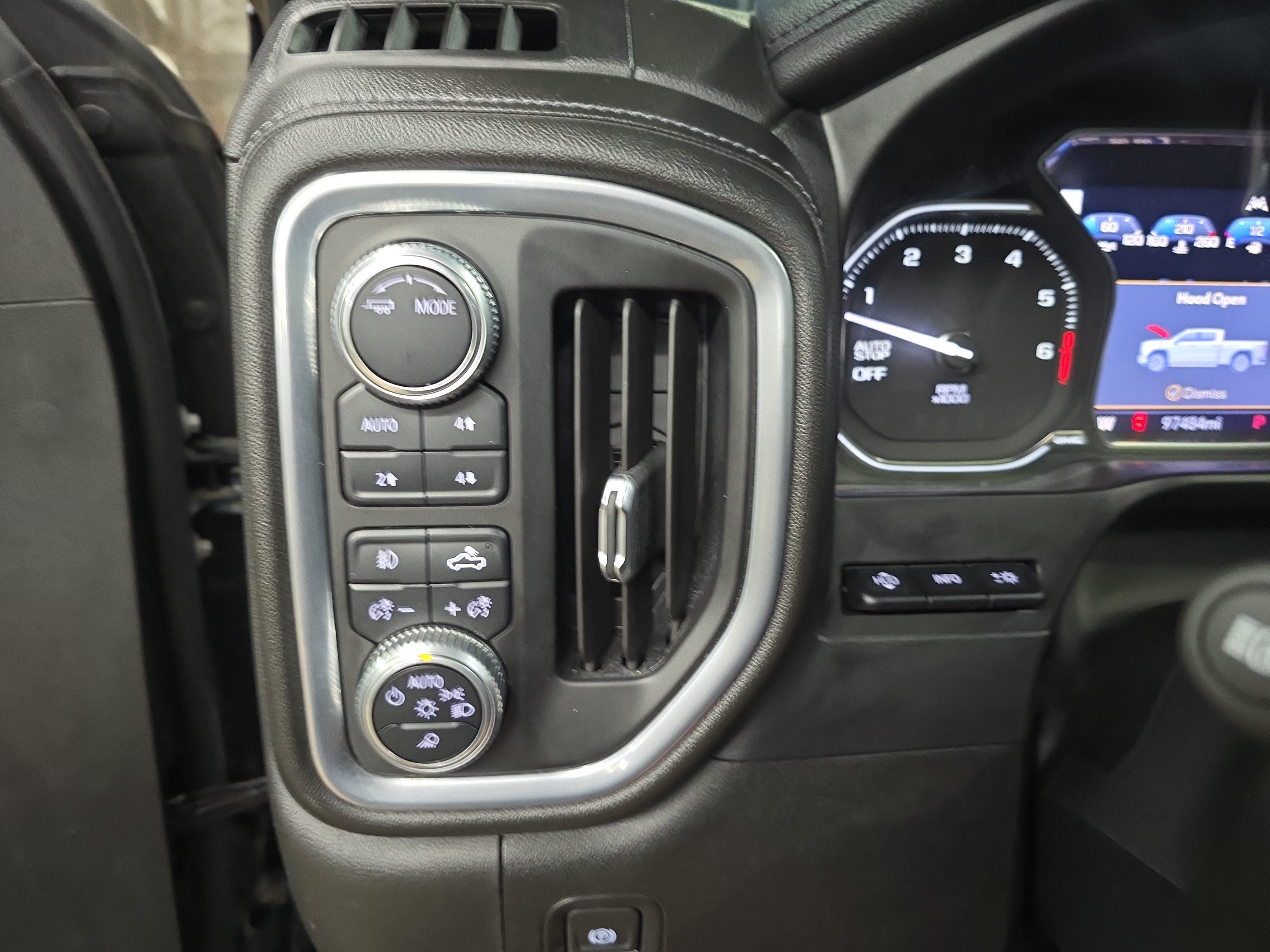 Used 2020 GMC Sierra 1500 Denali w/ Denali Ultimate Package AWD/4WD image 27