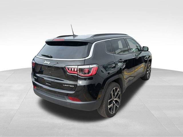 Used 2025 Jeep Compass Limited AWD/4WD image 10