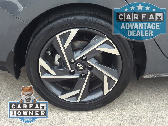Used 2024 Hyundai Elantra Limited image 4