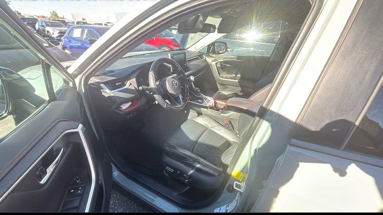 Used 2020 Toyota RAV4 Adventure image 3