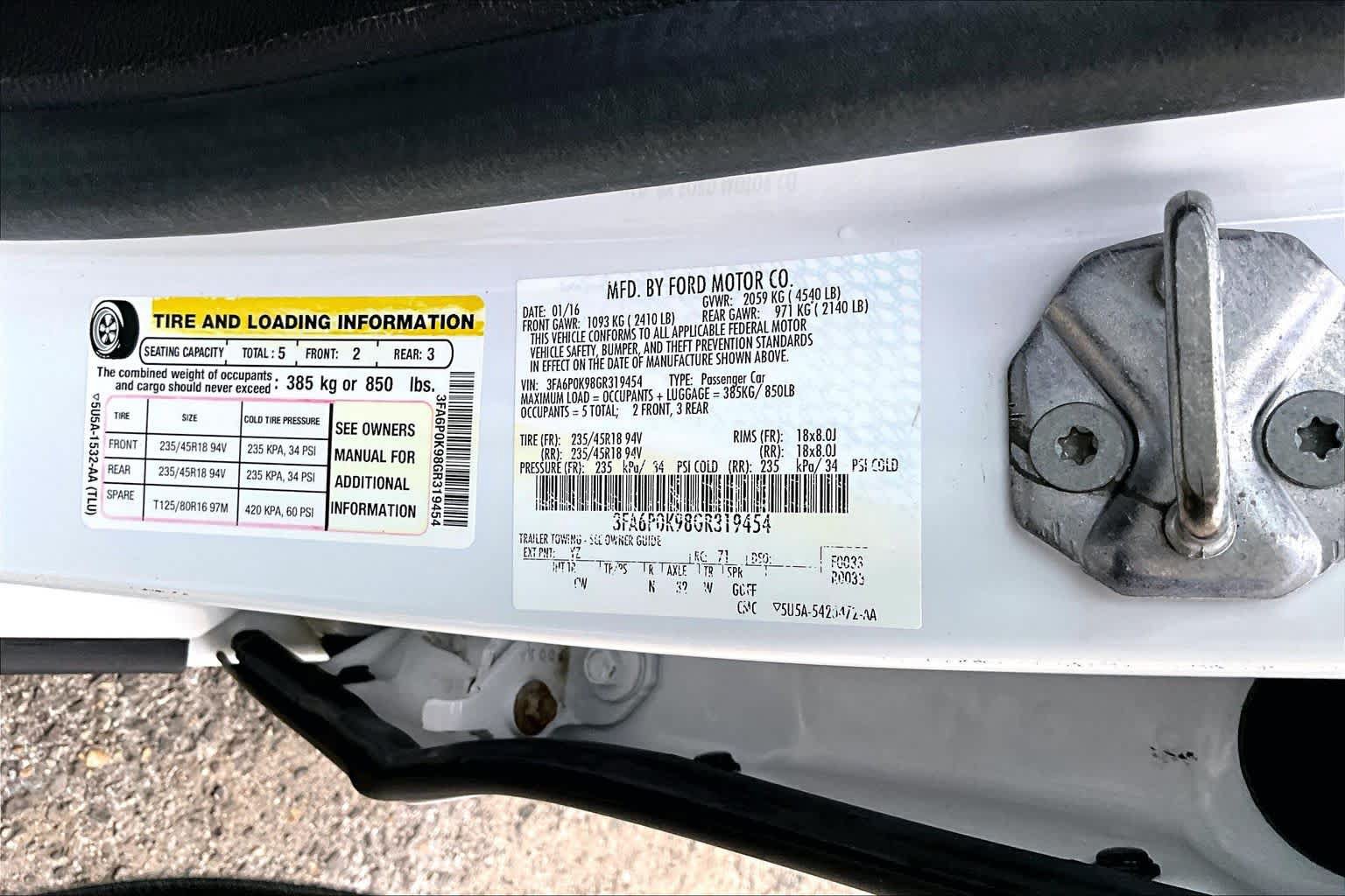 Used 2016 Ford Fusion Titanium FWD image 33