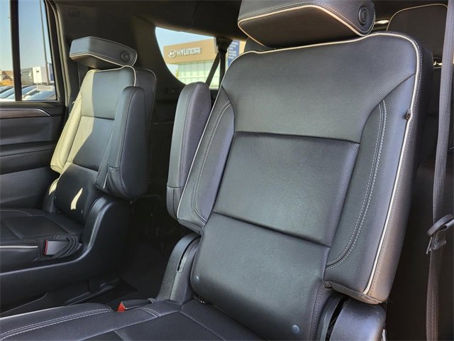Used 2023 Chevrolet Suburban Premier image 13