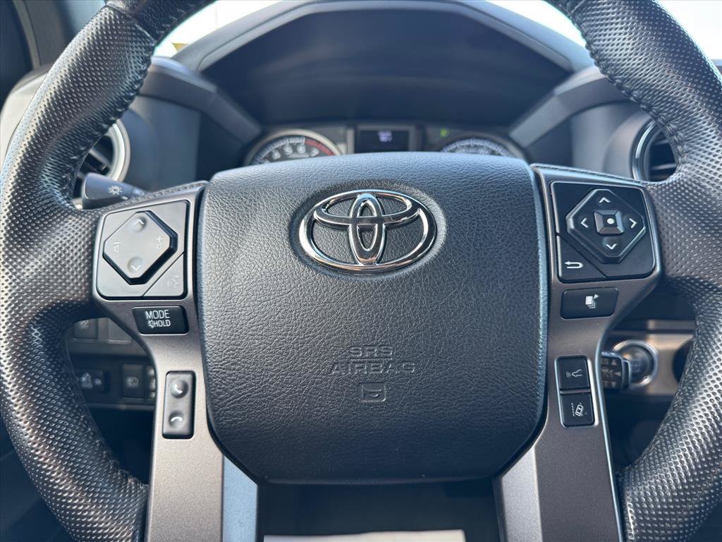Used 2022 Toyota Tacoma TRD Sport w/ Black Out Package (TMS) AWD/4WD image 17