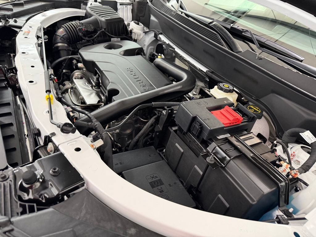 New 2027 Chevrolet Equinox LT w/ LPO, Floor Liner Package FWD image 5