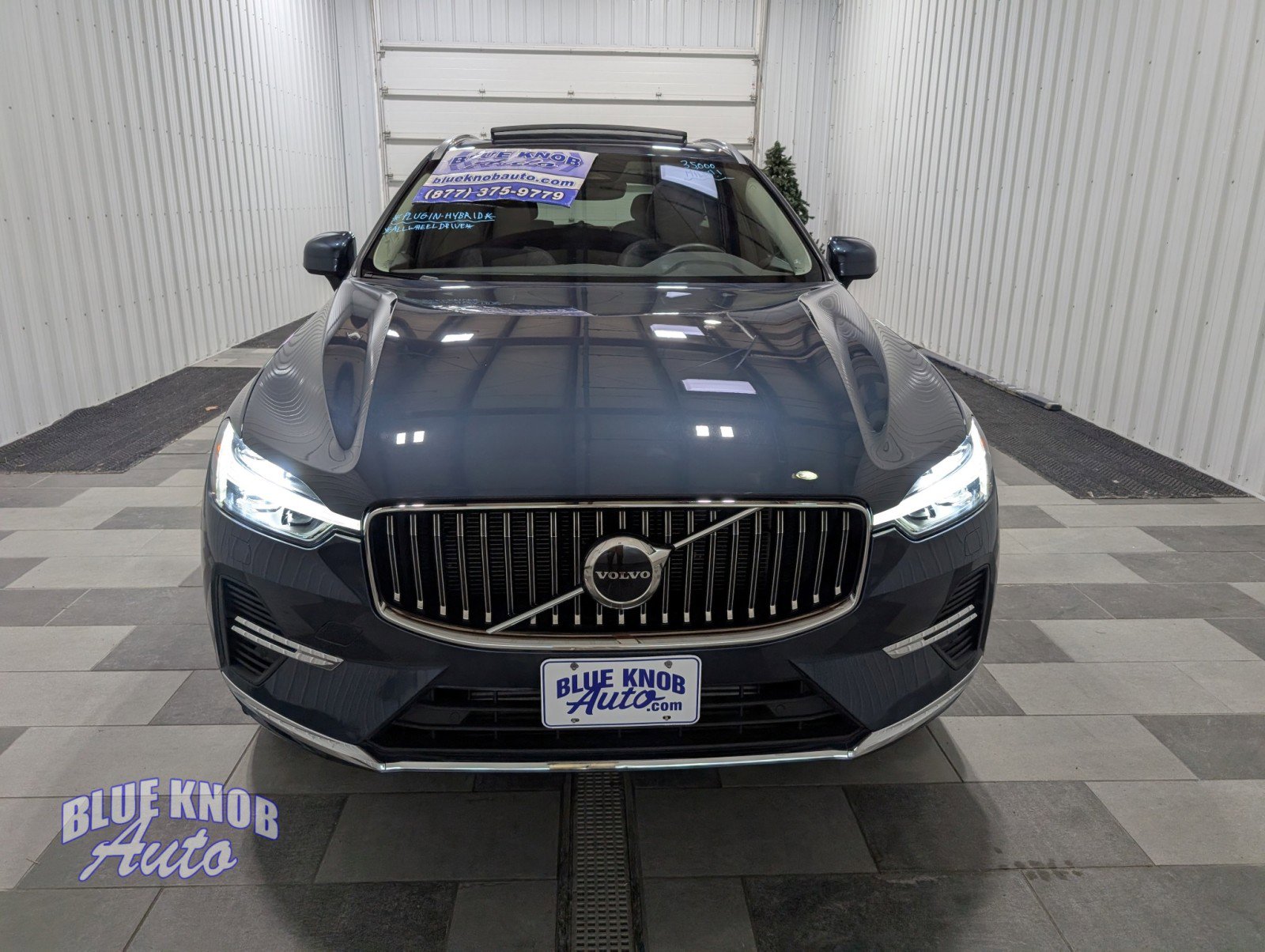 Used 2023 Volvo XC60 T8 Core image 6