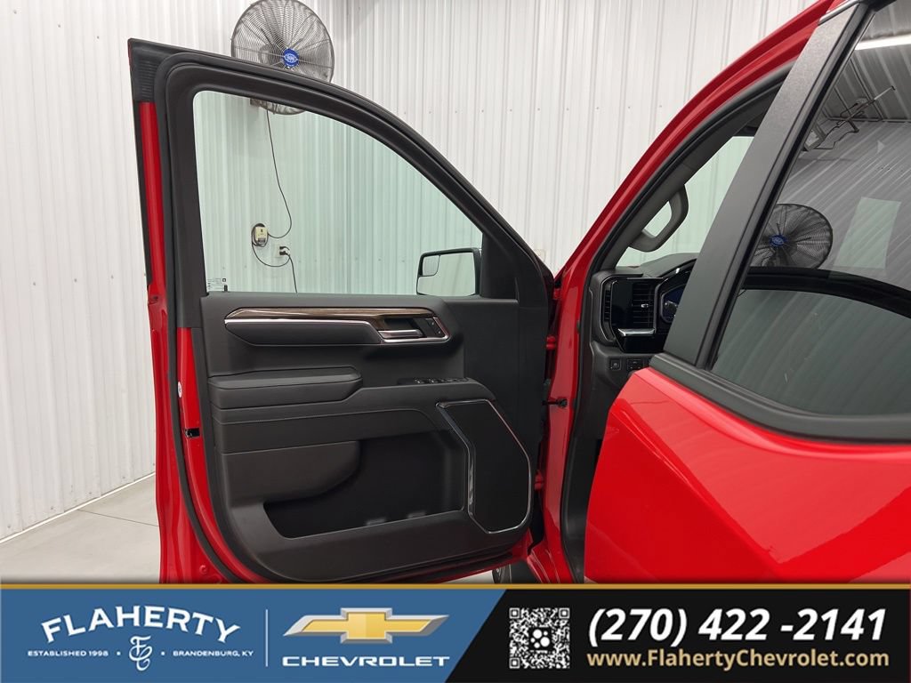 Used 2023 Chevrolet Silverado 1500 LT AWD/4WD image 8