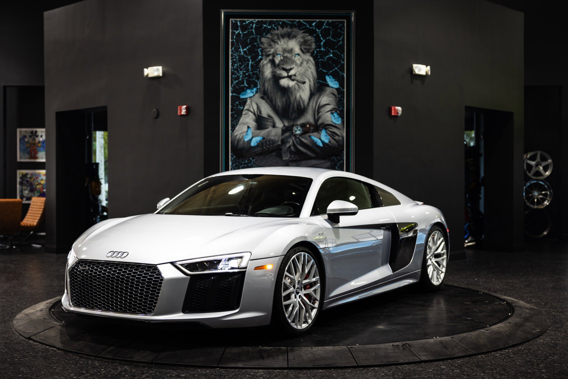 Used 2017 Audi R8 V10 w/ Carbon Exterior Package image 1