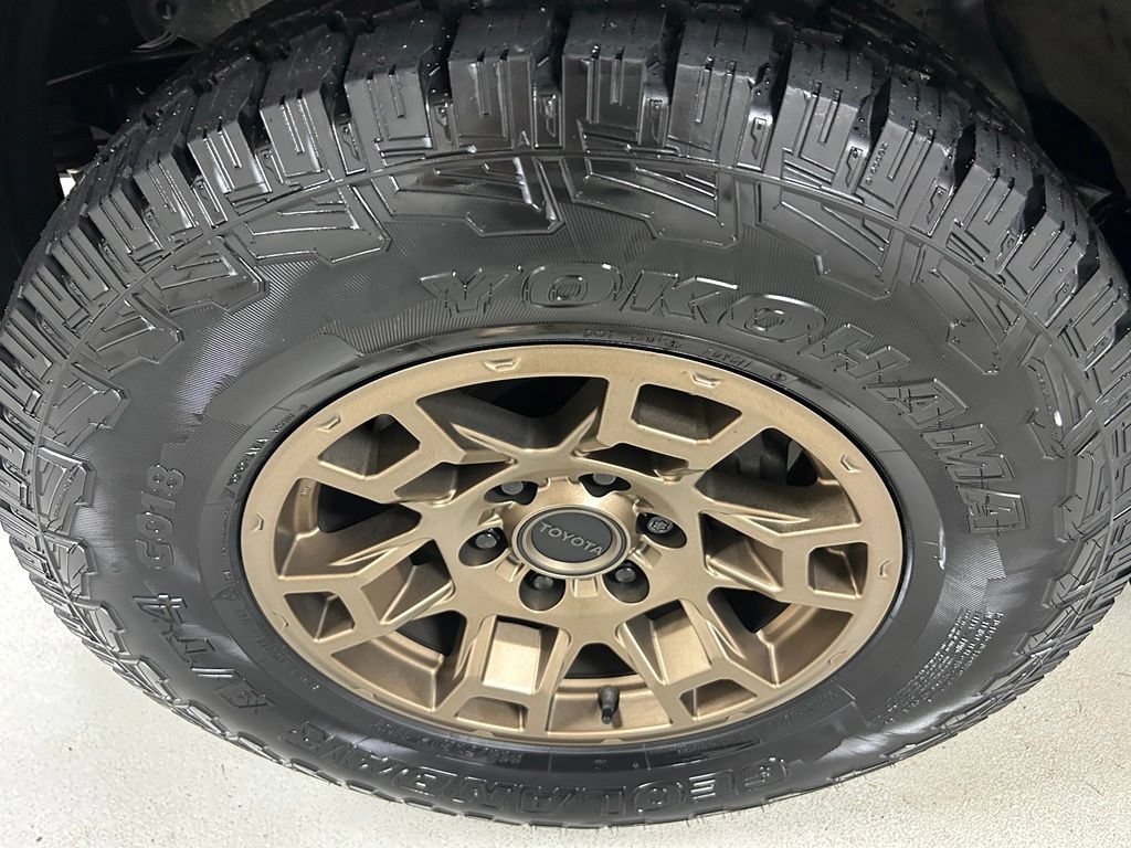 Certified 2023 Toyota 4Runner 40th Anniversary SE AWD/4WD image 9