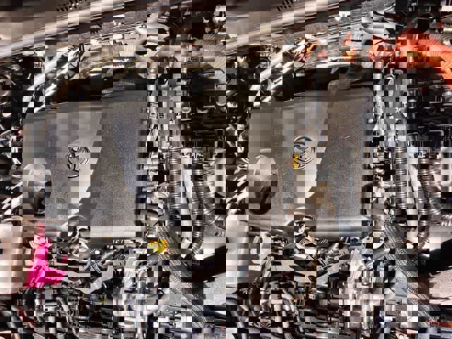 Used 2021 Toyota Venza LE w/ Carpet Mat Package (TMS) image 10