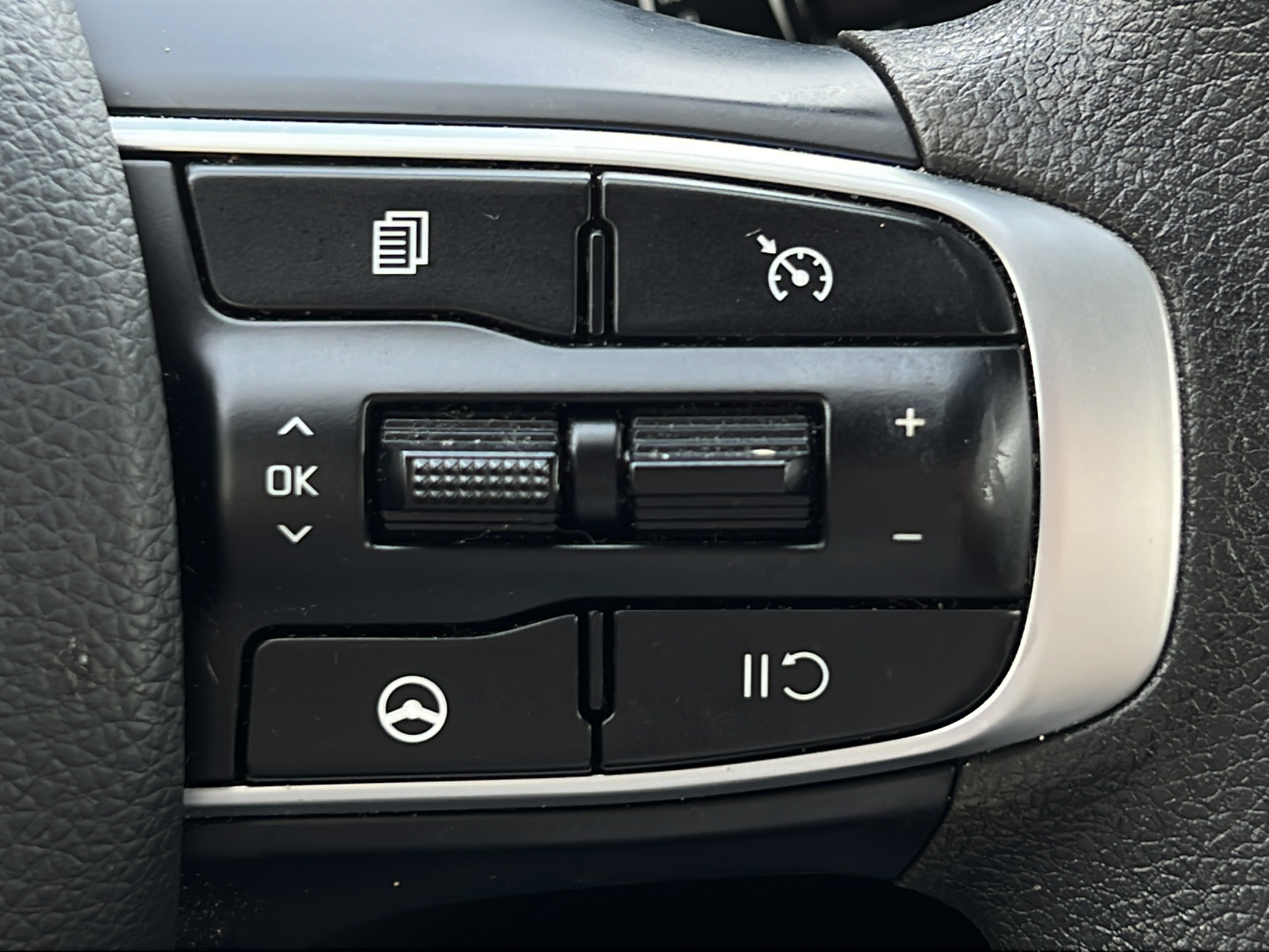 Certified 2022 Kia K5 LXS FWD image 19