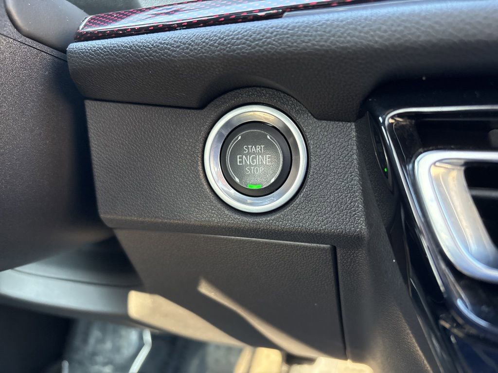 Used 2024 Chevrolet Traverse RS image 35