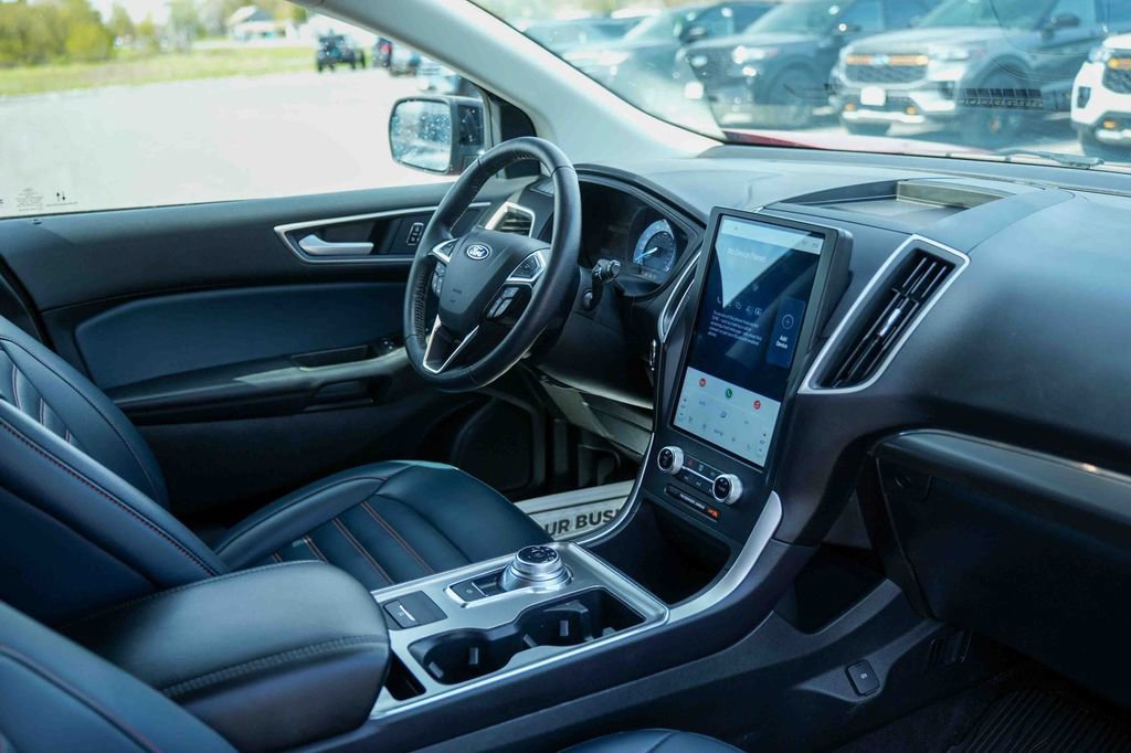 Used 2024 Ford Edge SEL w/ Sport Appearance Package AWD/4WD image 19
