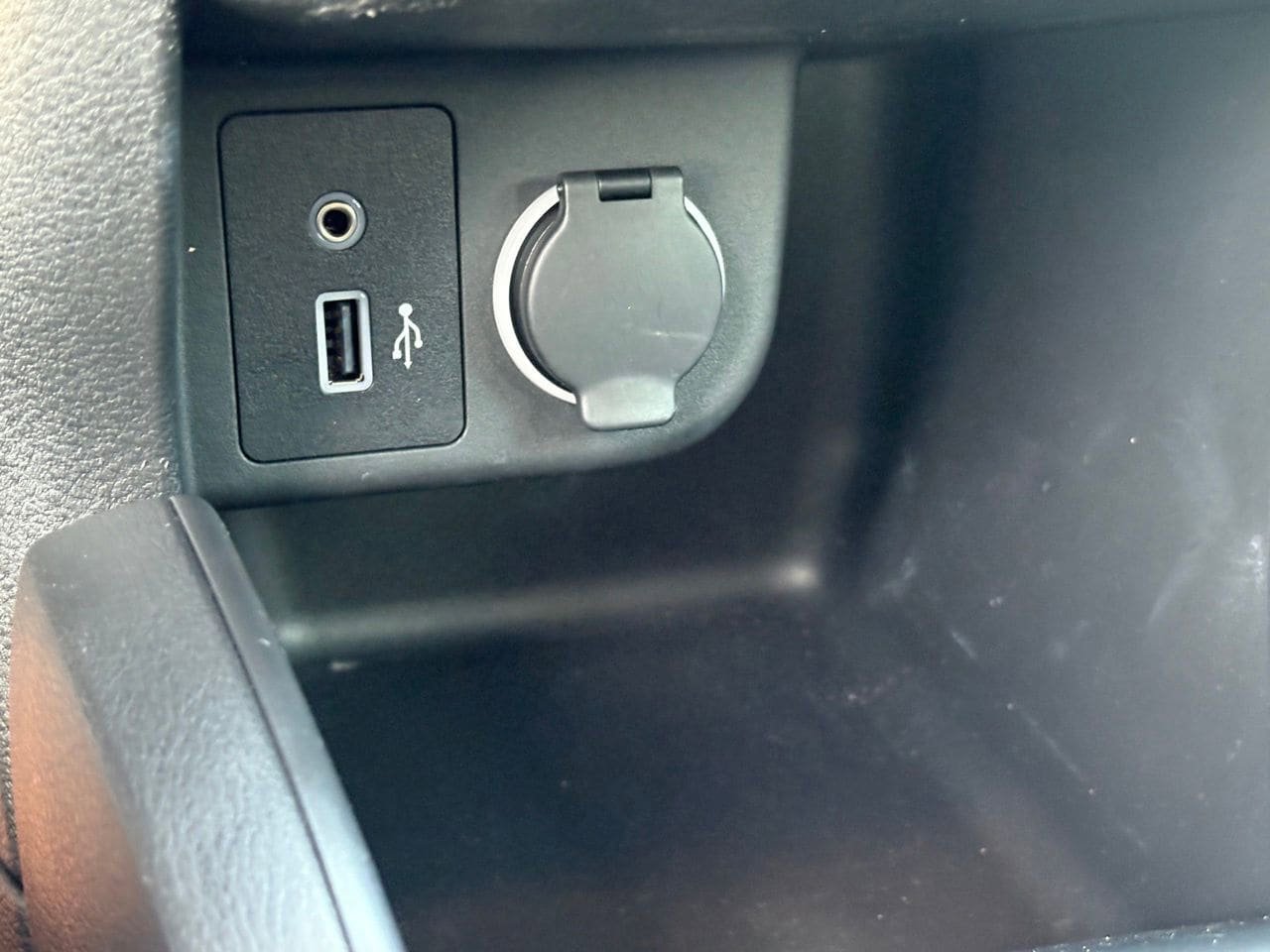 Certified 2025 Nissan Kicks Play S FWD image 24