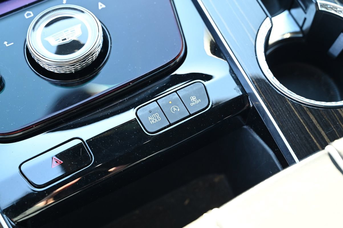 Used 2025 Cadillac Escalade Premium Luxury w/ LPO, Floor Liner Package image 38