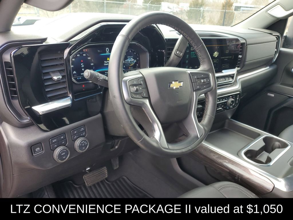 Used 2025 Chevrolet Silverado 2500 LTZ w/ LTZ Convenience Package image 9