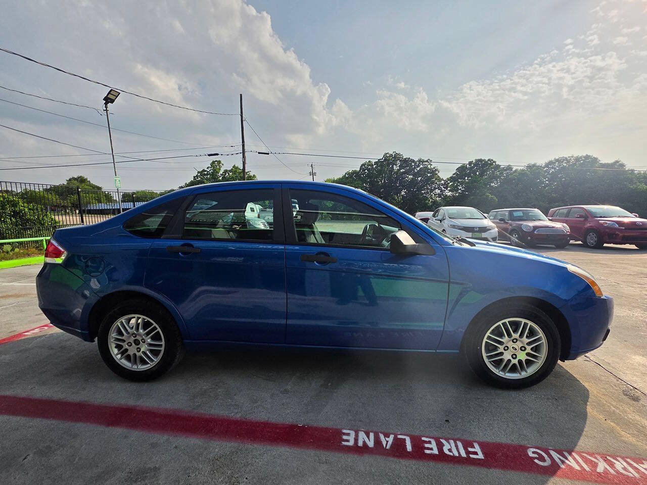 Used 2010 Ford Focus SE FWD image 16