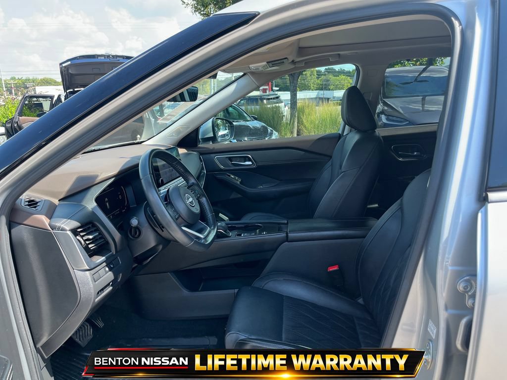 Used 2023 Nissan Rogue Platinum w/ Platinum Premium Package FWD image 11