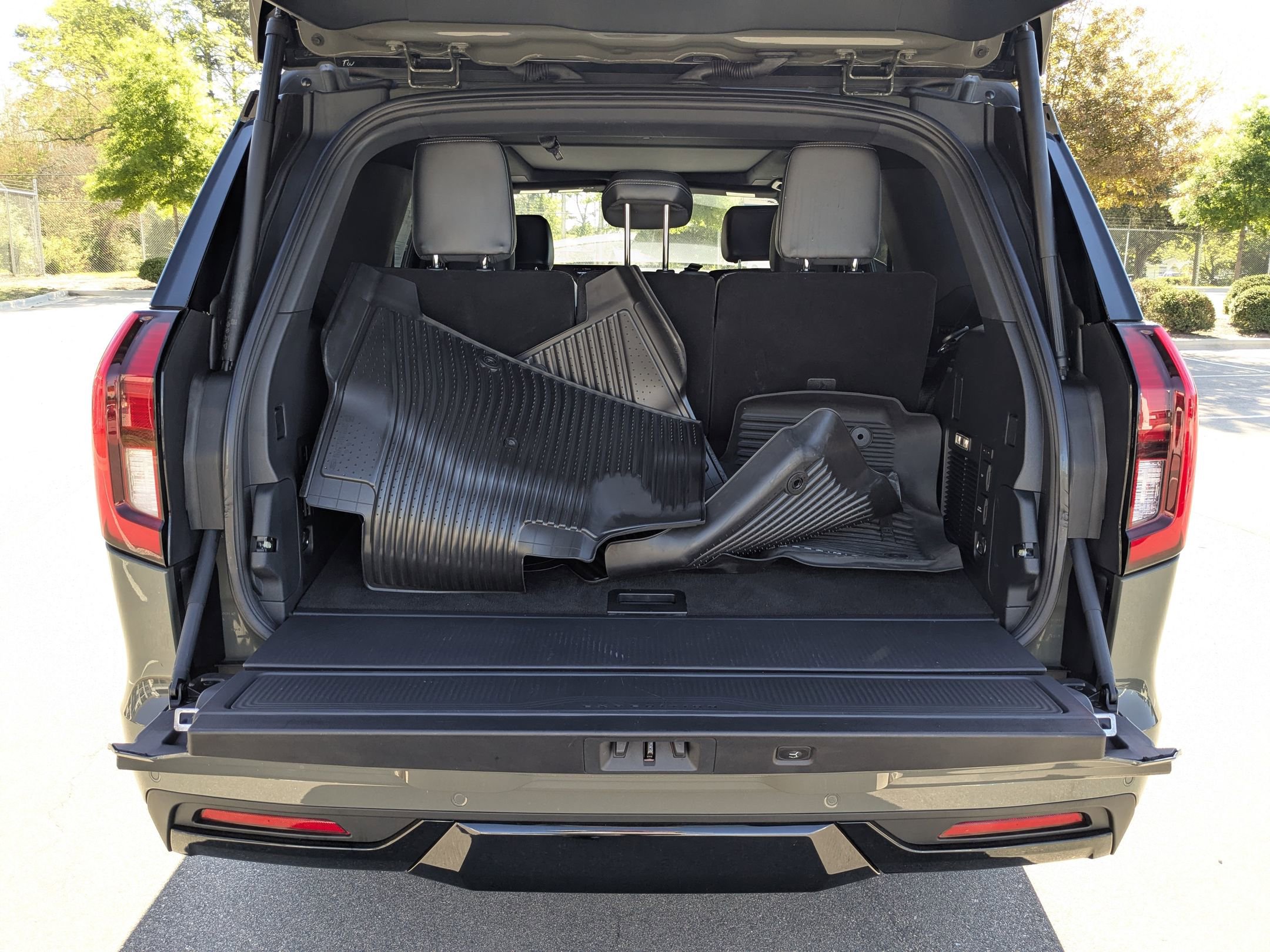 Certified 2025 Ford Expedition Platinum w/ Stealth Performance Package image 35