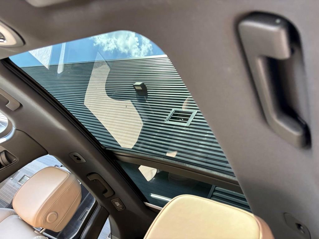 Certified 2022 Porsche Macan S image 40