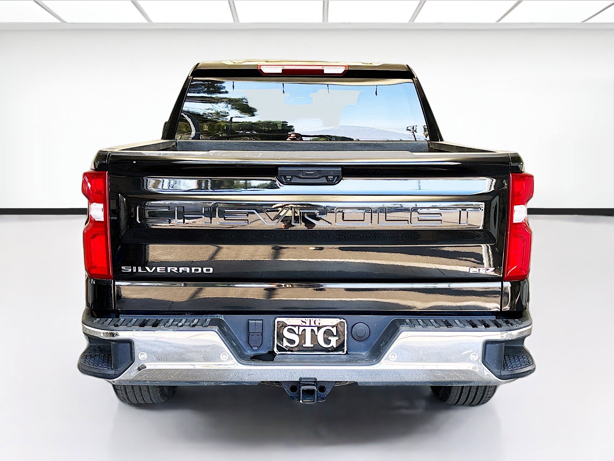 Used 2023 Chevrolet Silverado 1500 LTZ AWD/4WD image 5