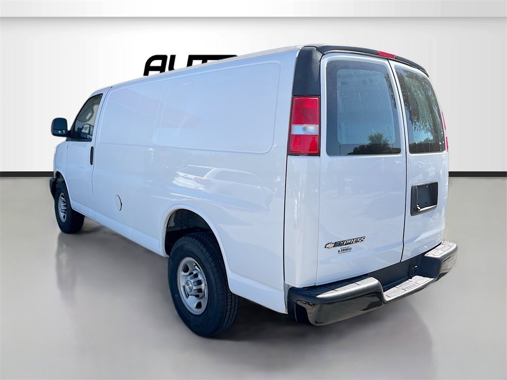 Used 2022 Chevrolet Express 2500 w/ Driver Convenience Package image 5