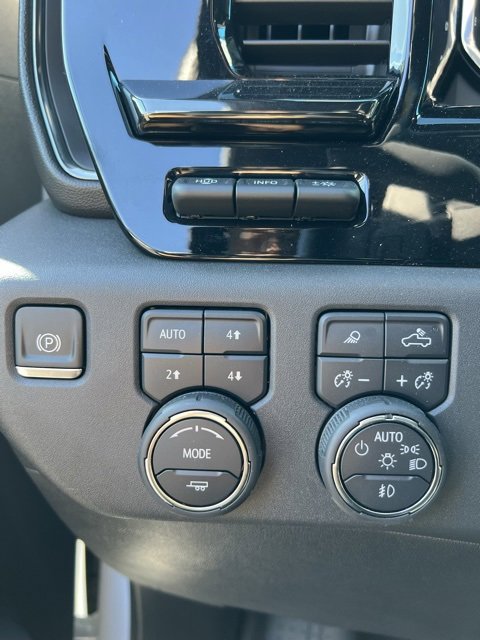 Used 2024 Chevrolet Silverado 1500 ZR2 w/ Technology Package image 35