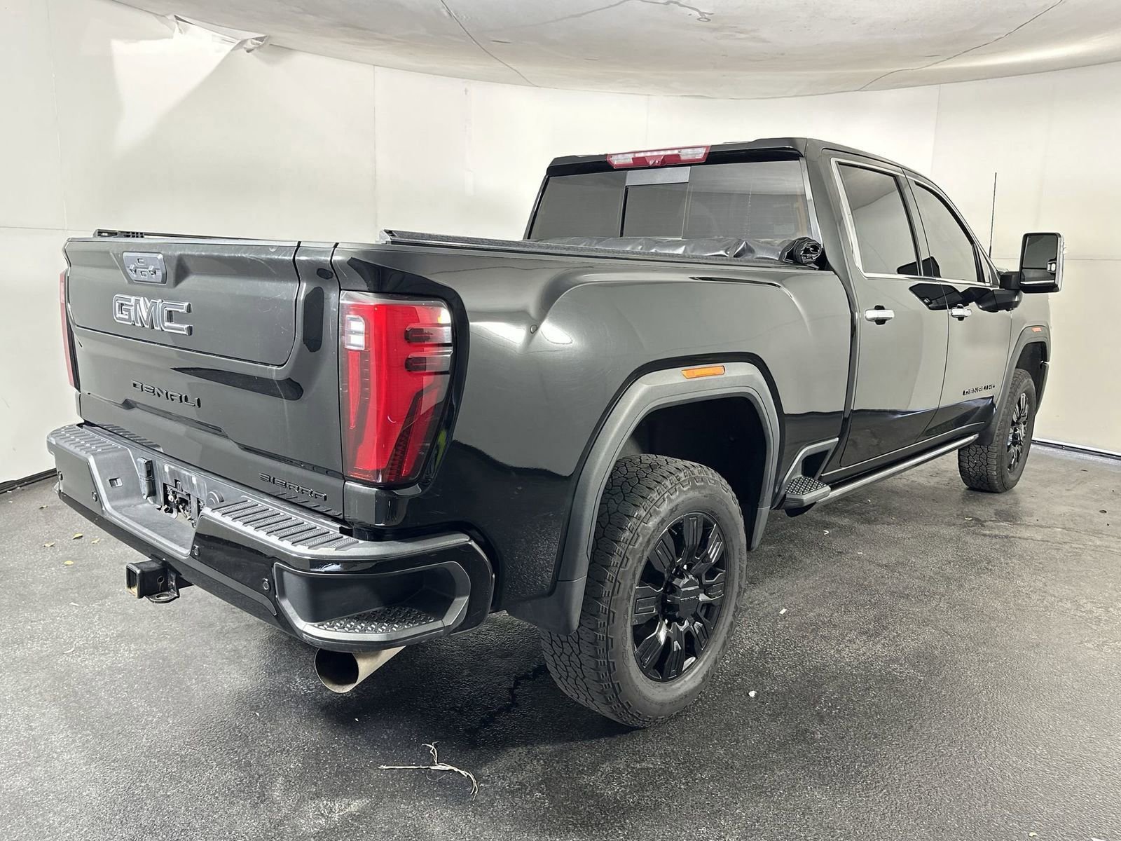 Used 2024 GMC Sierra 2500 Denali Ultimate image 11