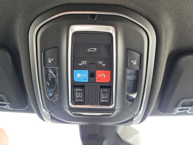 New 2025 Jeep Grand Cherokee Altitude image 32