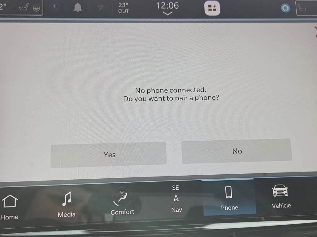 Used 2023 Chrysler Pacifica Limited w/ Uconnect Theater Family Group image 15