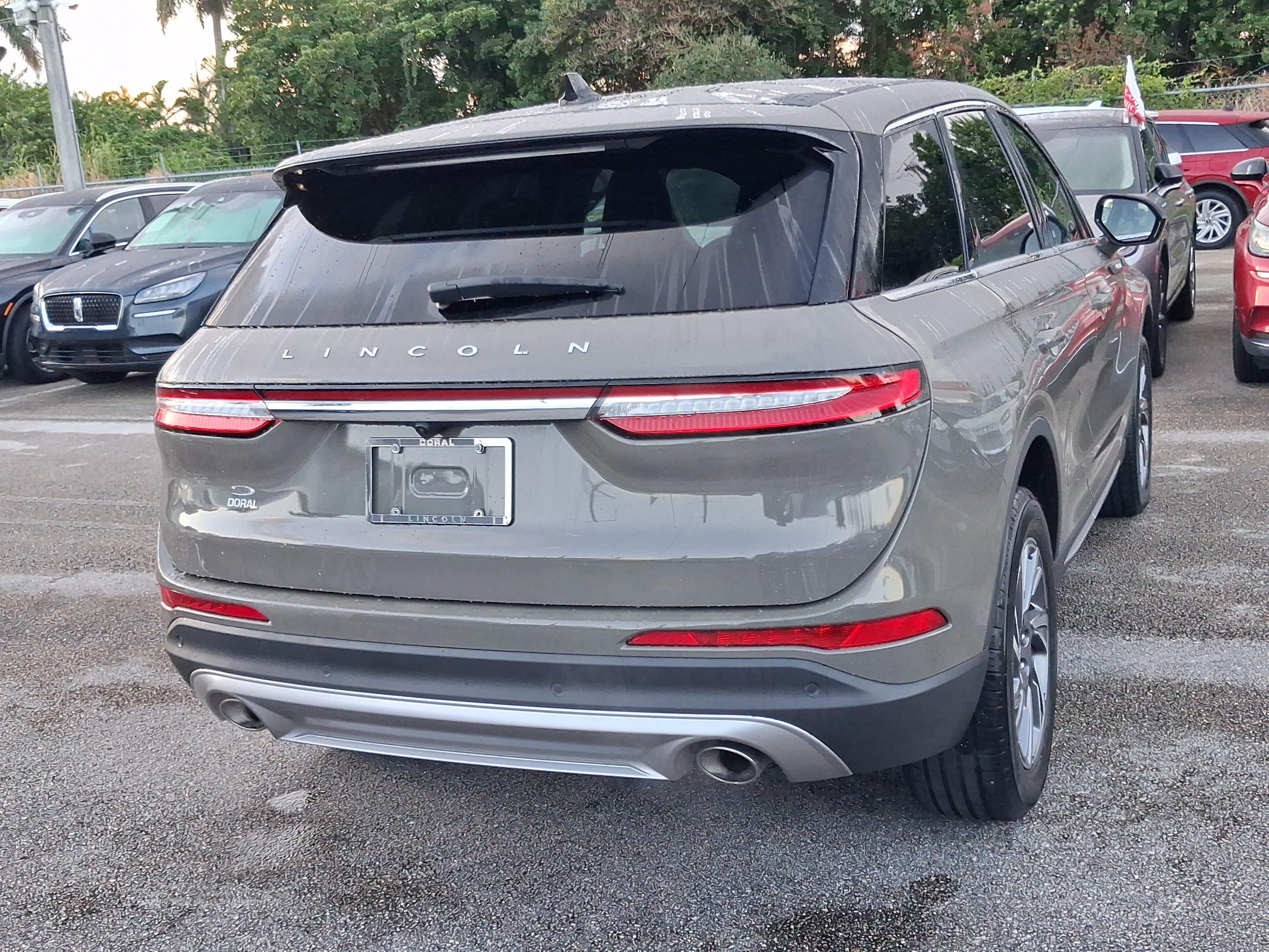 Certified 2025 Lincoln Corsair FWD image 4