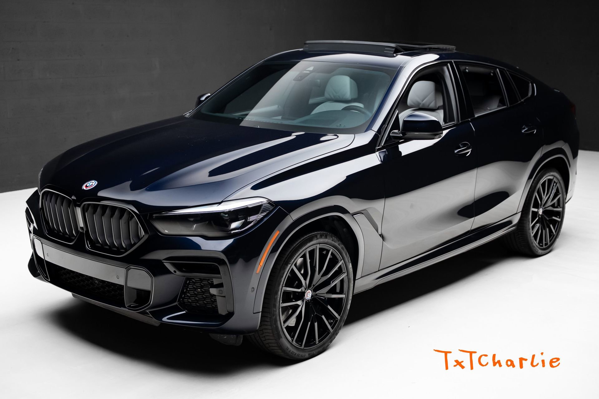 Used 2023 BMW X6 M50i w/ Parking Assistance Package AWD/4WD image 1