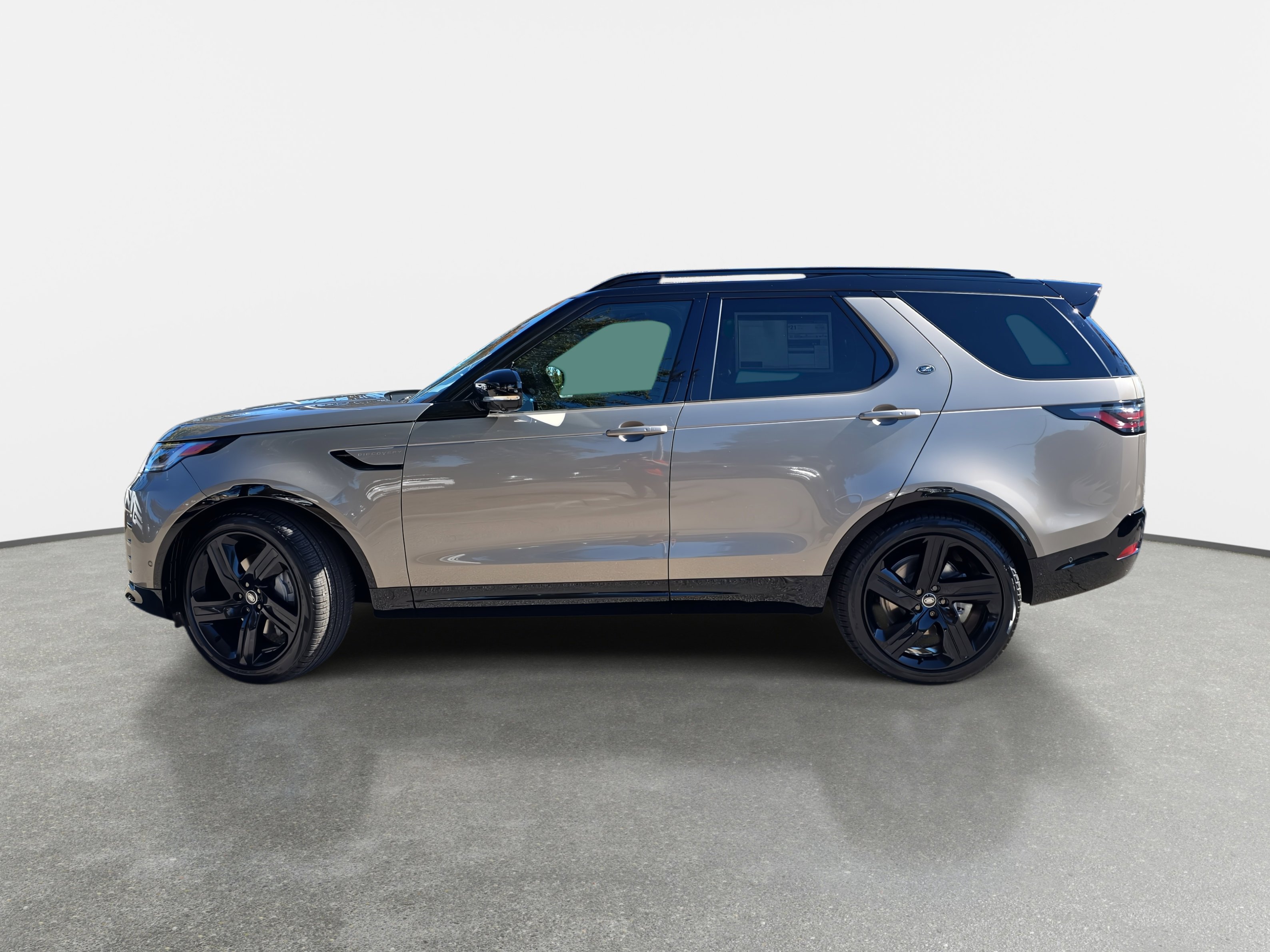 New 2026 Land Rover Discovery Dynamic SE image 8