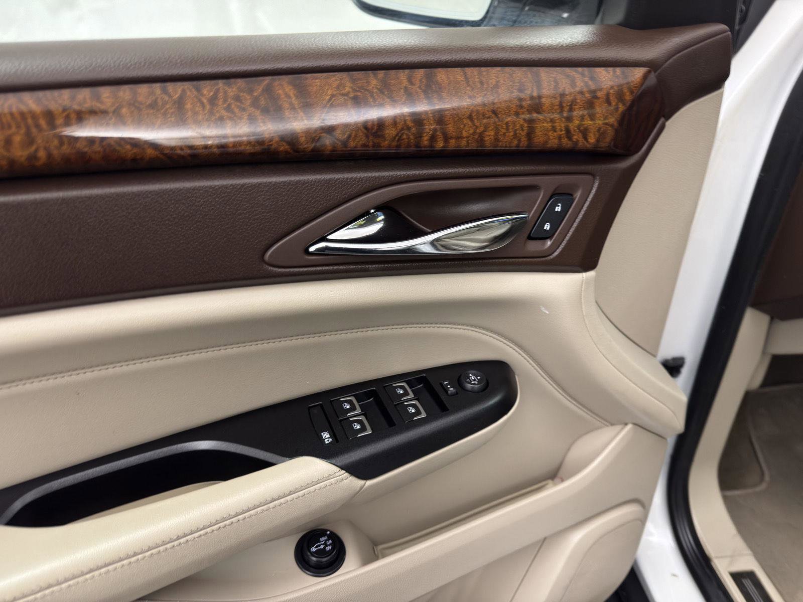 Used 2016 Cadillac SRX Luxury image 14