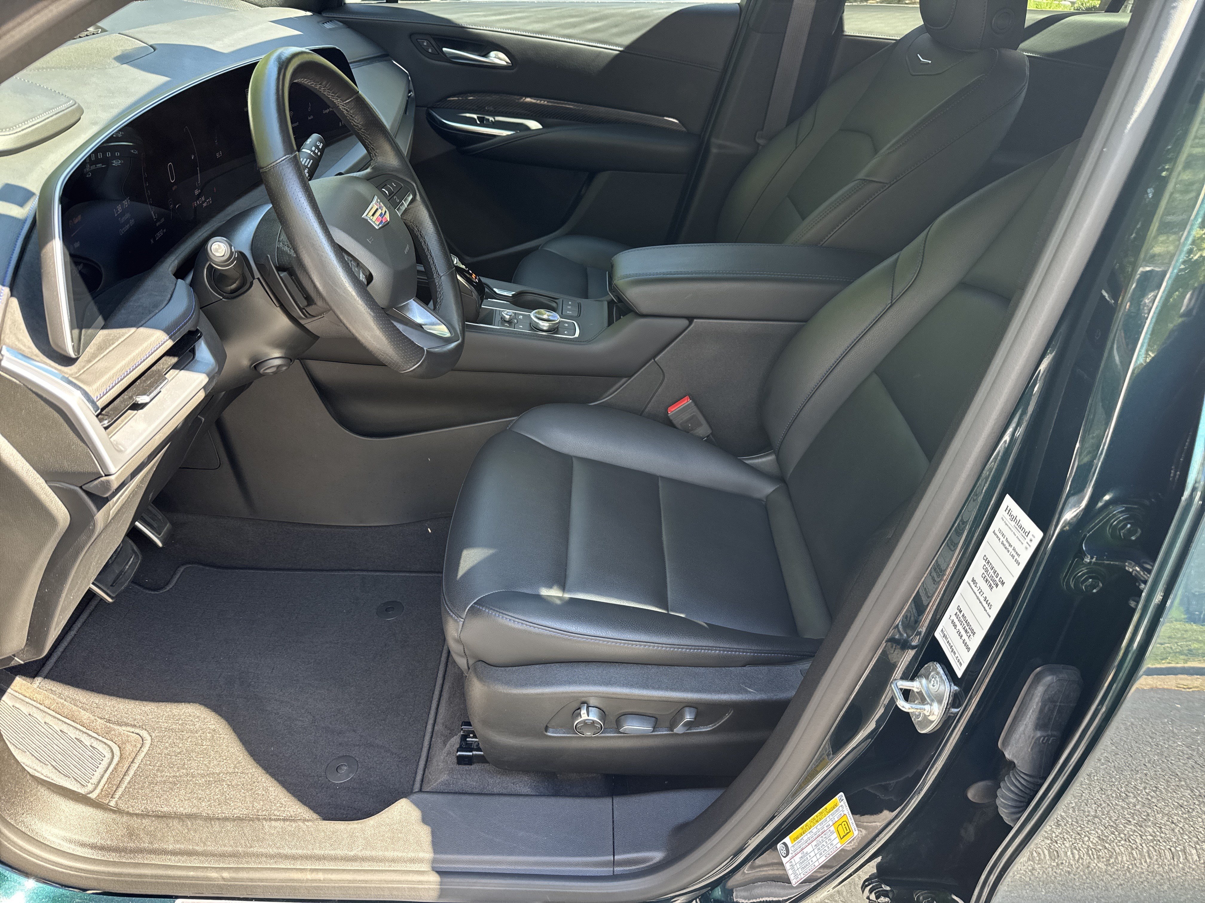 Used 2024 Cadillac XT4 Sport w/ Active Safety Package AWD/4WD image 9