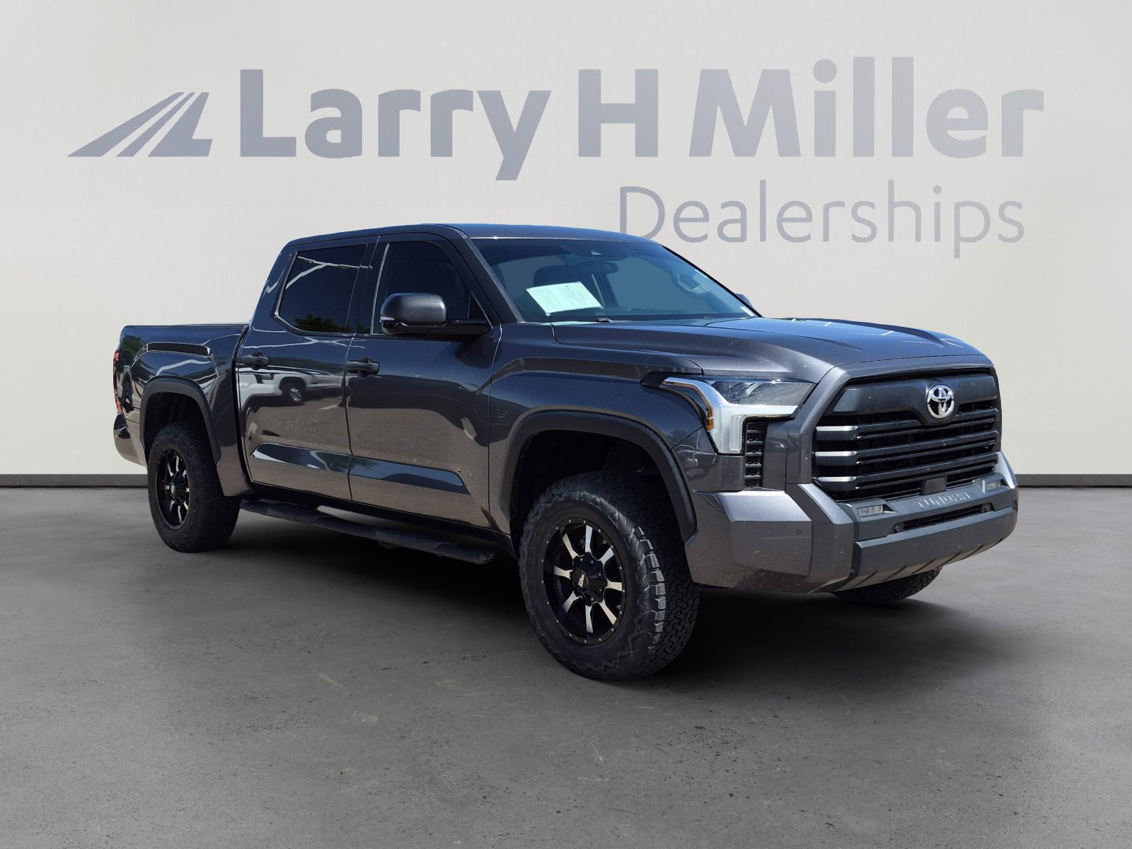 Used 2023 Toyota Tundra SR5 w/ SR5 Convenience Package AWD/4WD image 7