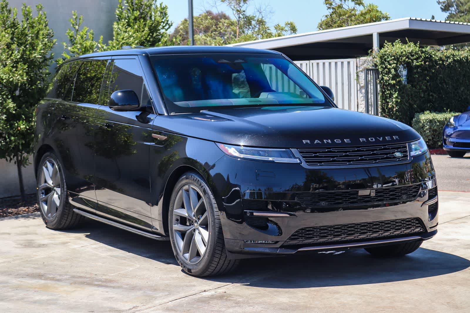 Used 2024 Land Rover Range Rover Sport Dynamic SE AWD/4WD image 3