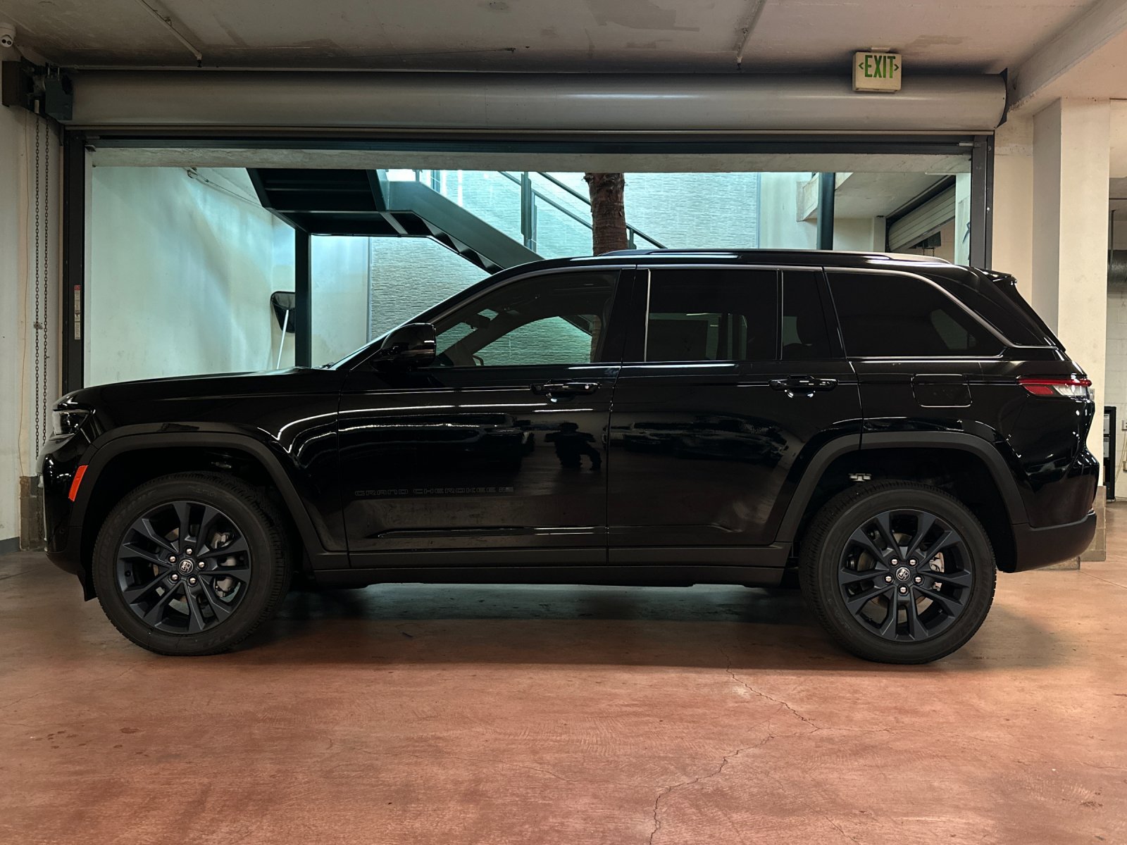 New 2026 Jeep Grand Cherokee Limited AWD/4WD image 2