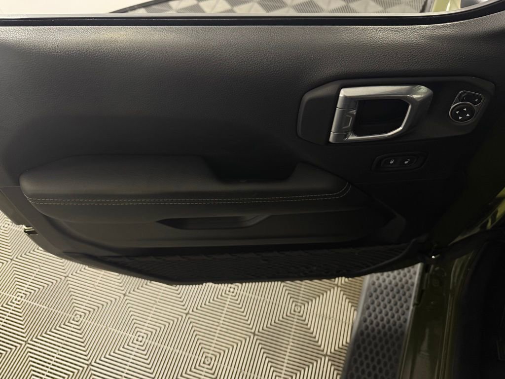 Used 2021 Jeep Wrangler Unlimited Sahara w/ Safety Group image 27