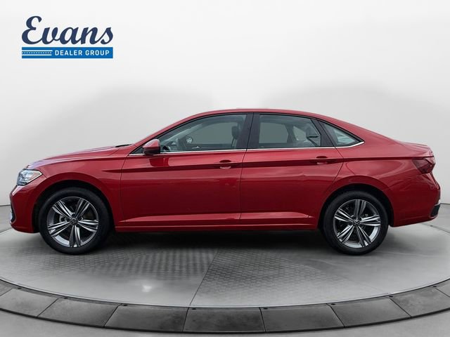 Used 2023 Volkswagen Jetta SE w/ Panoramic Sunroof Package FWD image 2