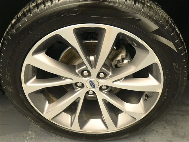 Certified 2025 Ford Explorer Platinum w/ Ultimate Package image 9