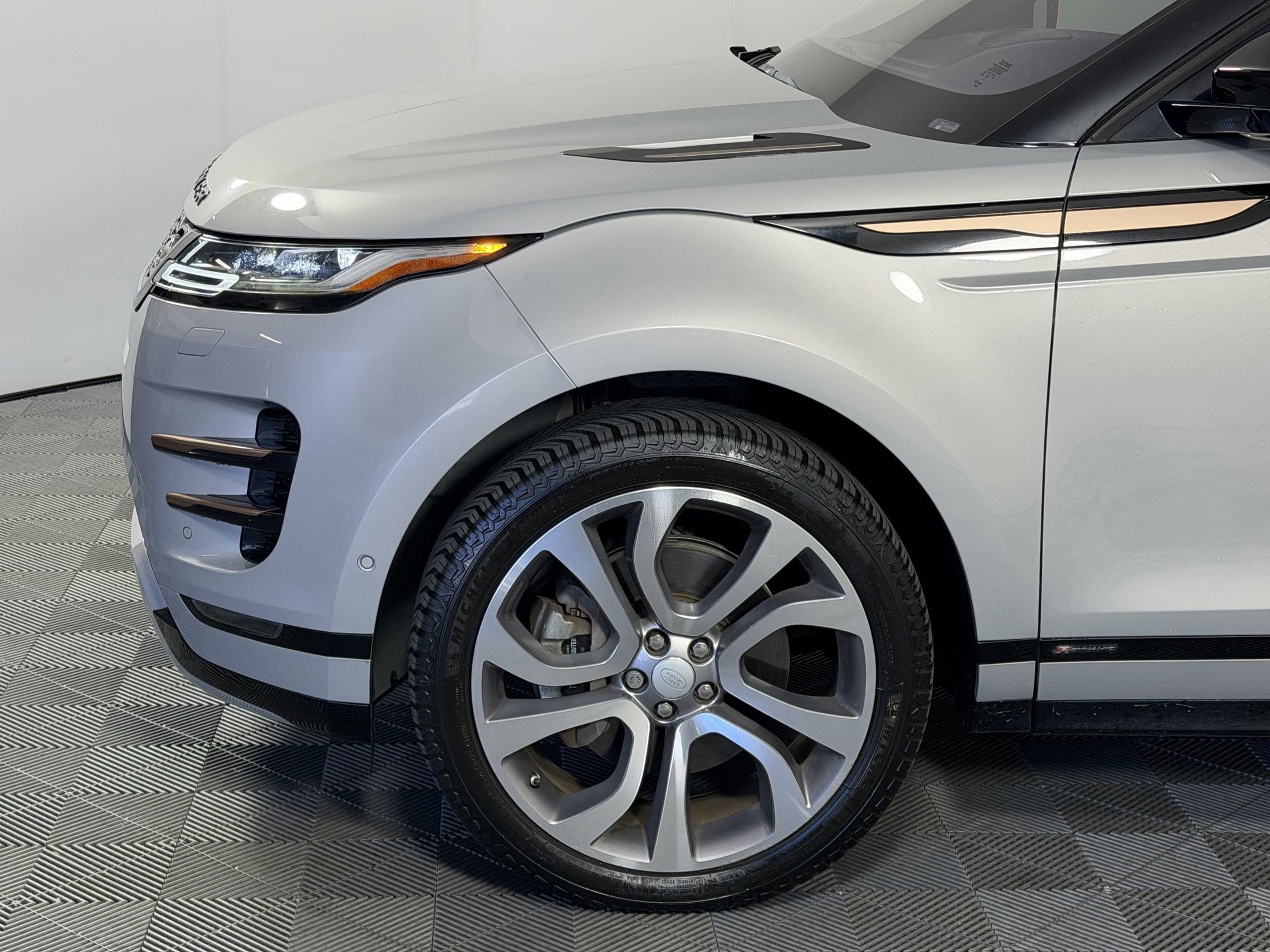 Used 2020 Land Rover Range Rover Evoque First Edition image 11