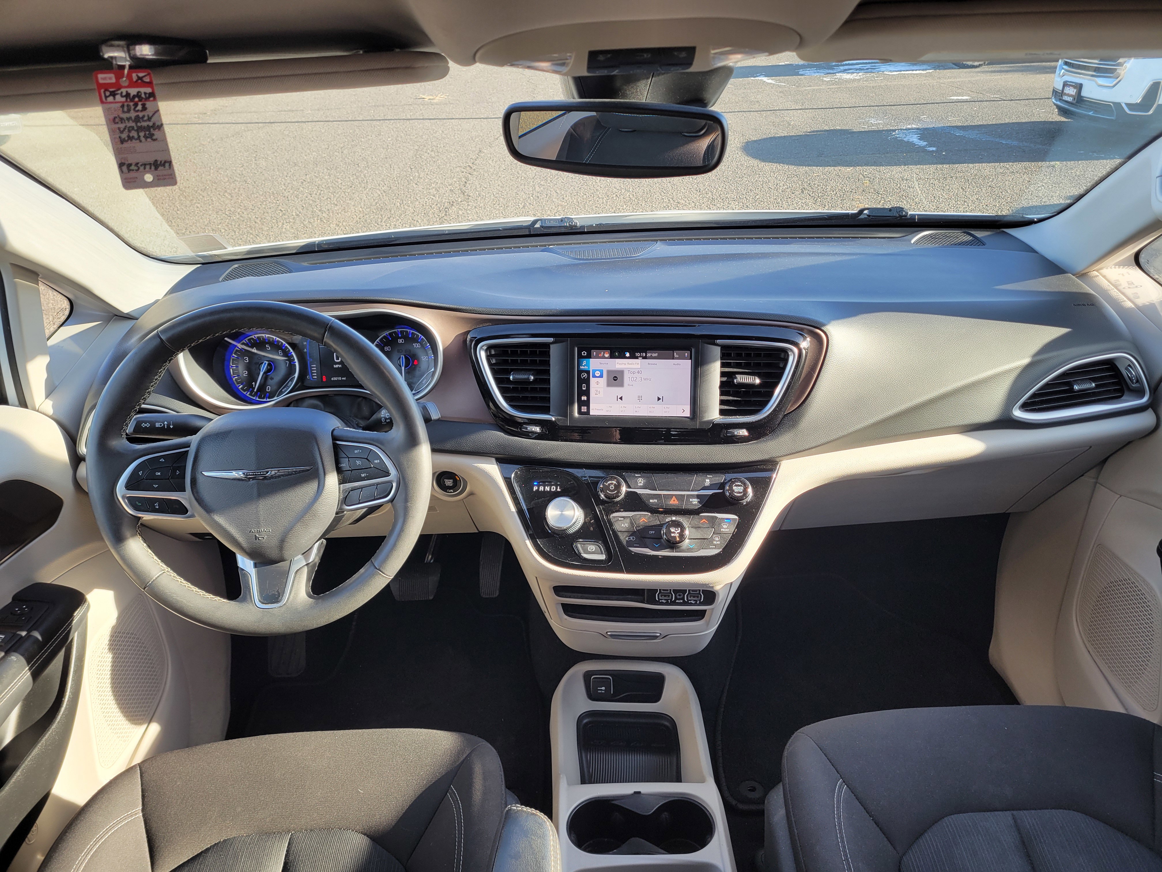 Used 2023 Chrysler Voyager LX image 16