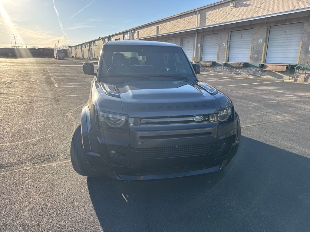 Used 2023 Land Rover Defender 110 V8 image 2
