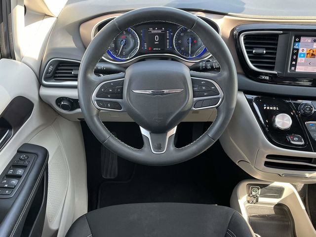 Used 2023 Chrysler Voyager LX image 17