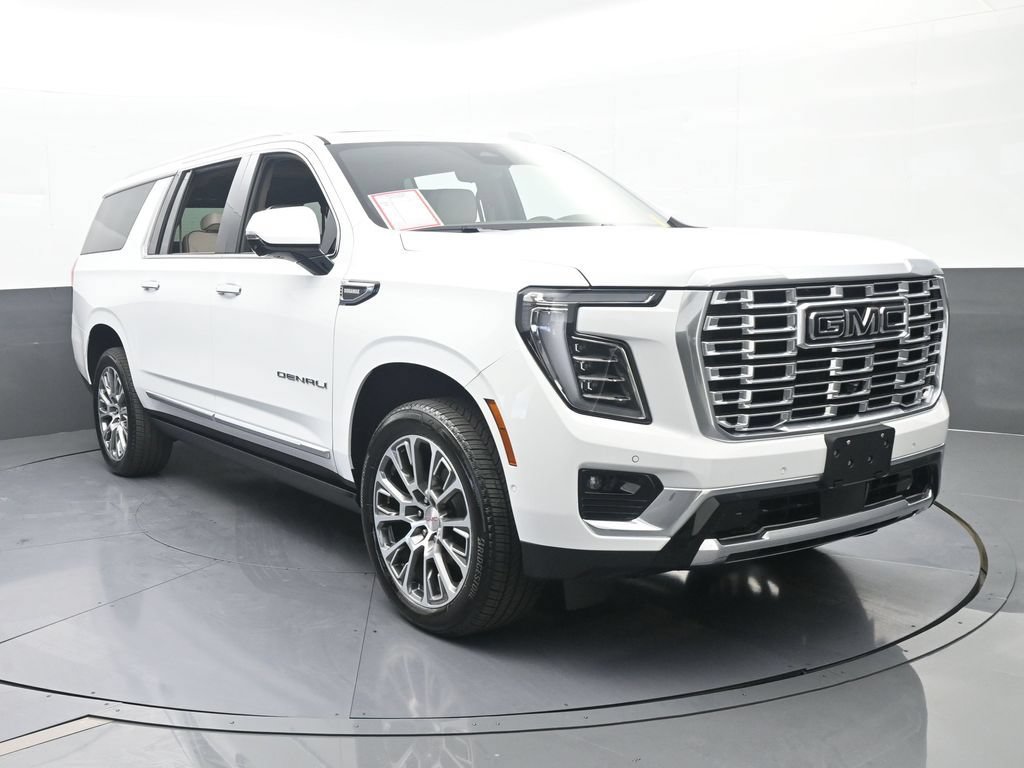 Used 2026 GMC Yukon XL Denali w/ Denali Reserve Package AWD/4WD image 9