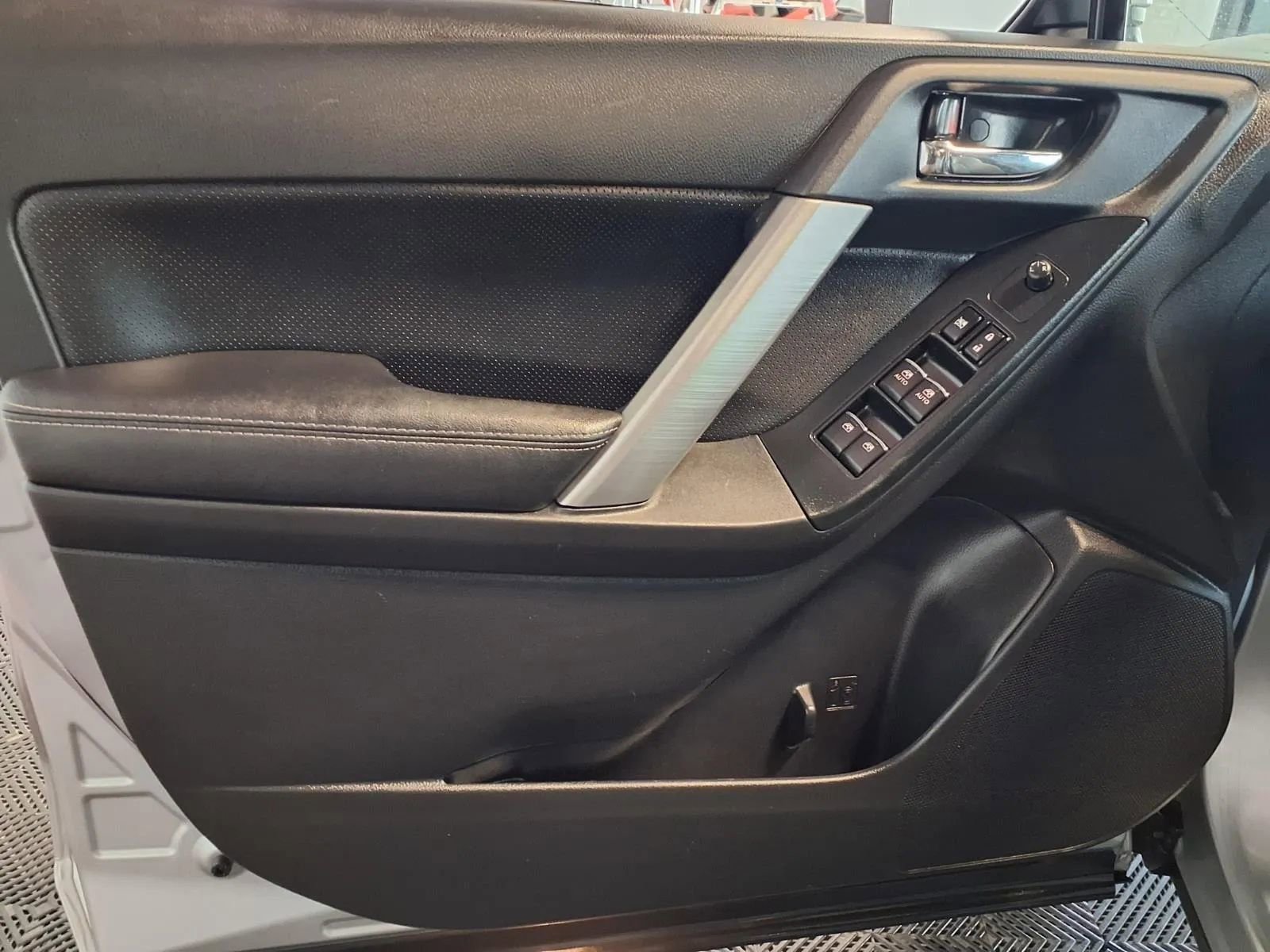 Used 2018 Subaru Forester 2.5i Limited AWD/4WD image 17