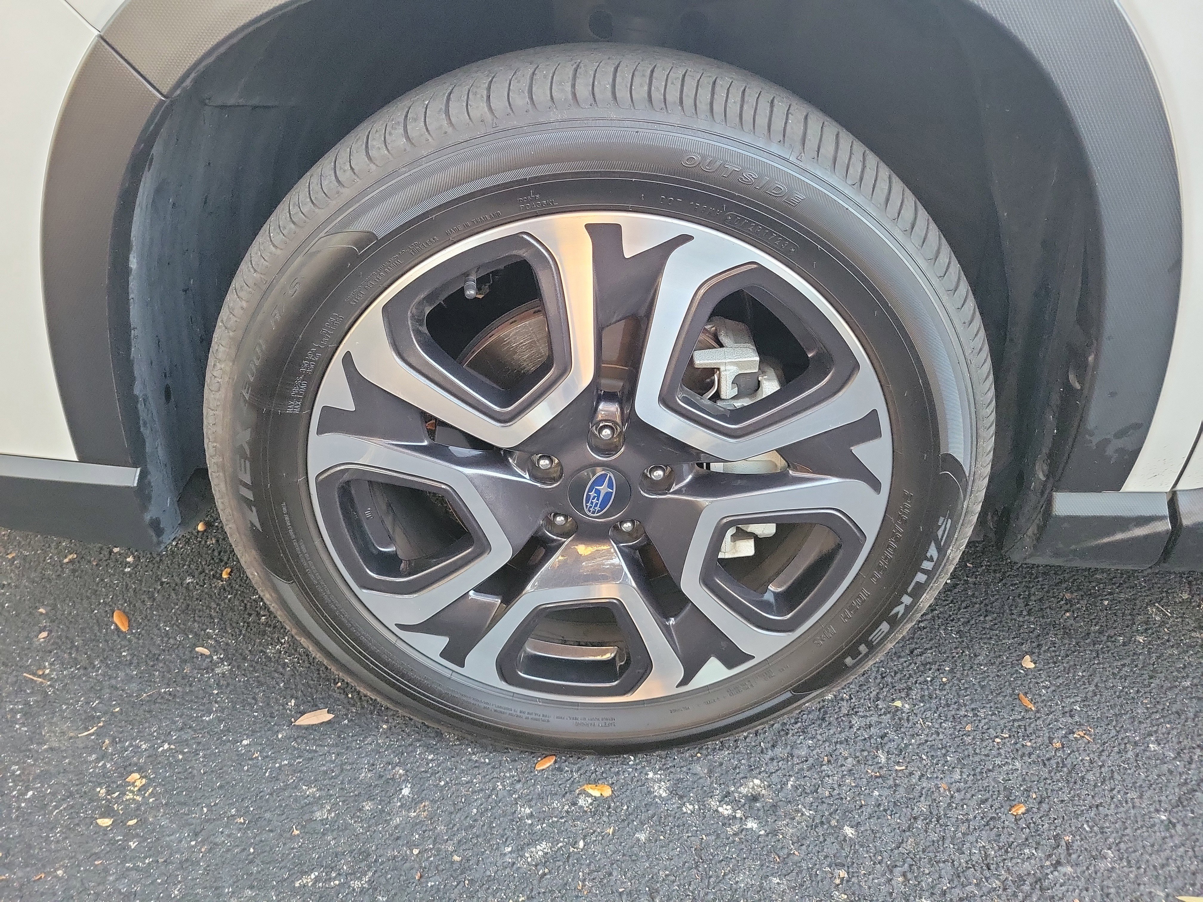 Used 2023 Subaru Ascent Limited w/ Technology Package image 5